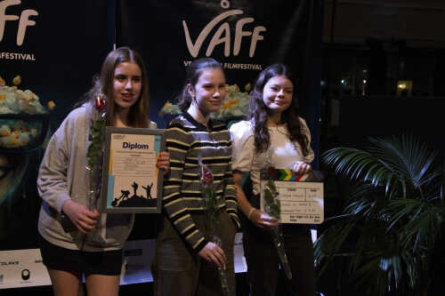 Filmen Heisen er laget av Meea Viitasalo, Maja Schjølberg, Elise S Hansen, og Benjamin Næss. Filmen er laget på filmverksted på Sortland.